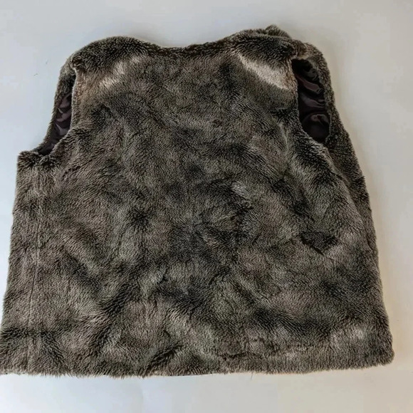 GapKids Faux Fur Vest - XXL - Picture 3 of 4